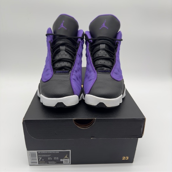 Air Jordan Retro 13 Purple Venom Like New - Picture 3 of 4